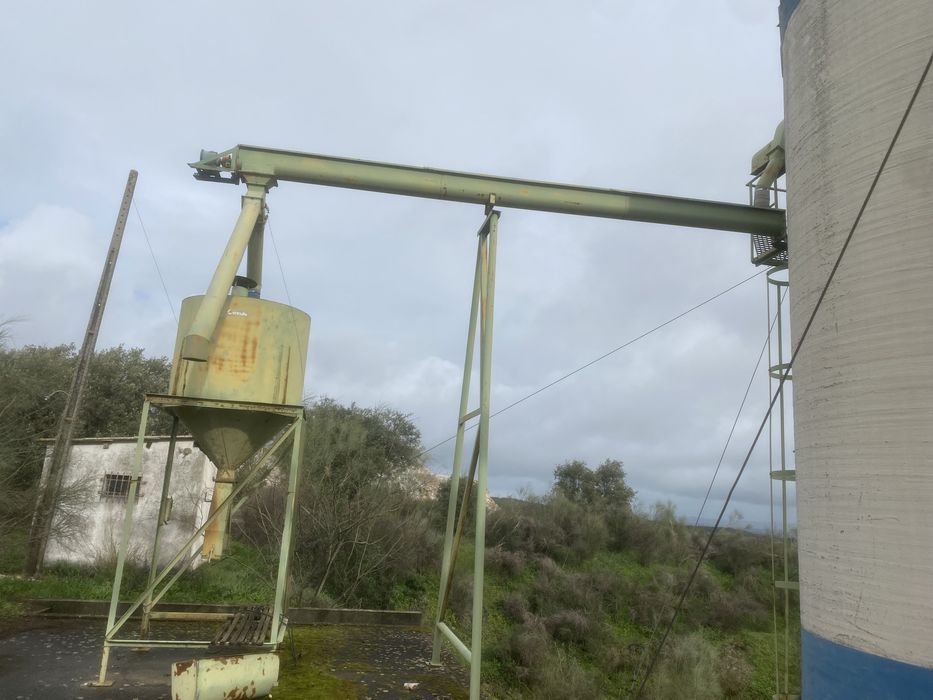 Silos de fibra cónicos para armazenamento de cereais