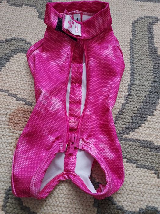 Roupa pós cirúrgica para cadela da Pet Med
