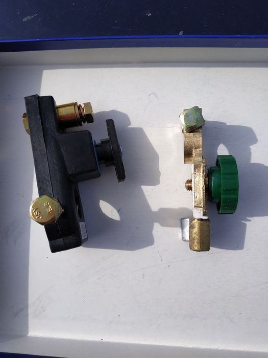 Продам выключатели массы.