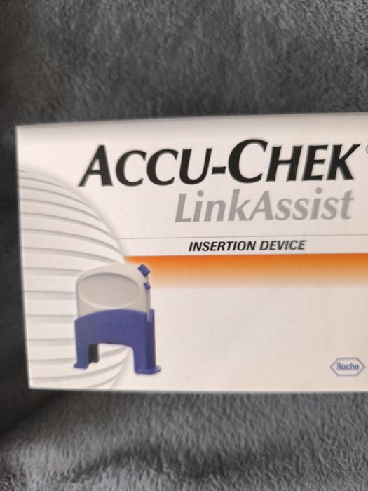 Pompa insulinowa ACCU-CHEK COMBO i pakiet startowy.