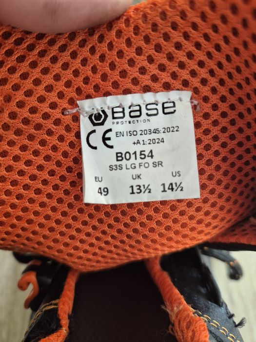 Nowe buty robocze z noskiem 49