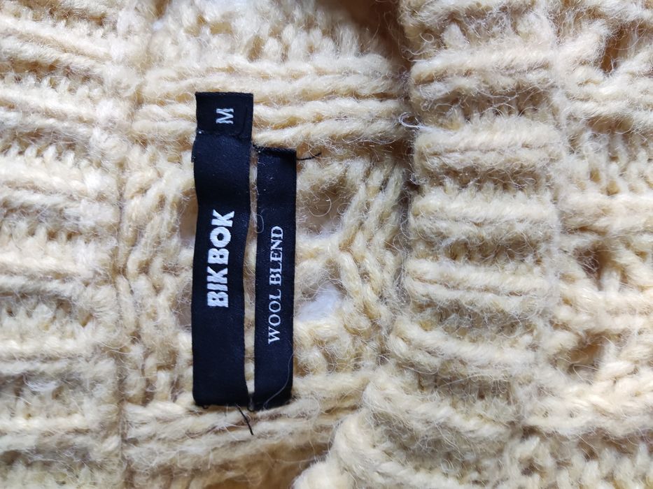 Żakardowy sweter