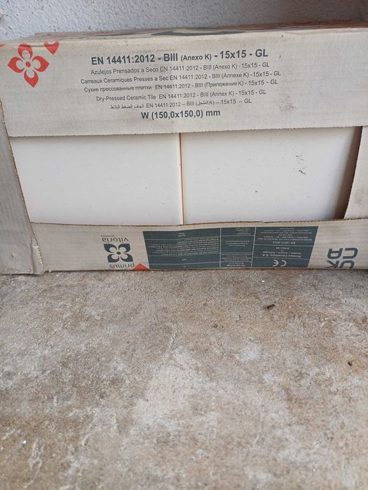 Azulejos branco 15x15 em caixa