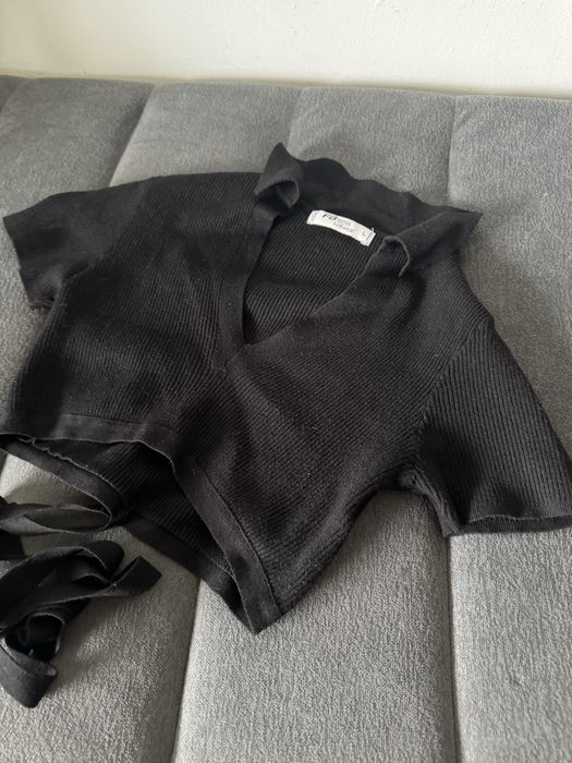Bluzka croptop z wiazaniem