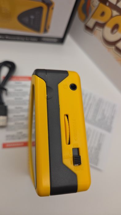Walkman z radiem i wbudowanym głośnikiem