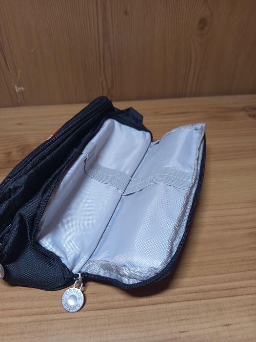 Piórnik  trzykomorowy  czarny szkolny tuba