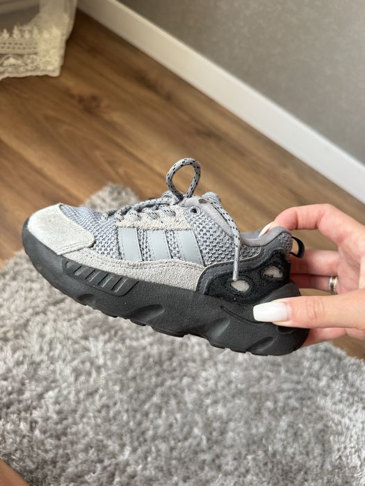 Кросівки adidas zx 22