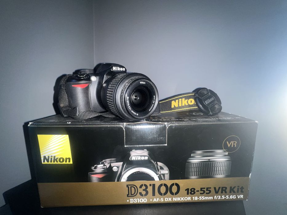Nikon D3100 + объектив 18–55 мм