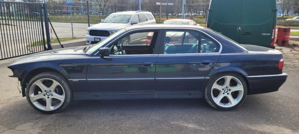 BMW E38 na części