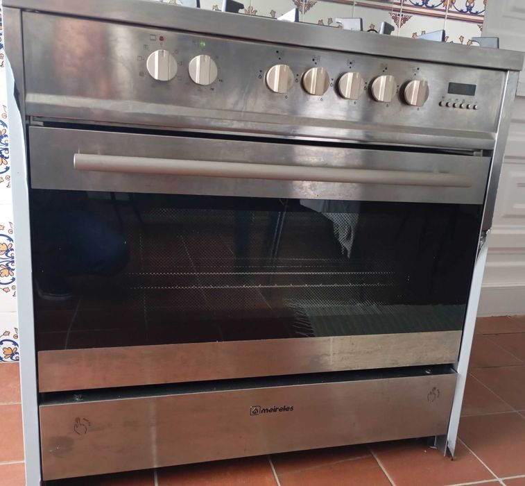 Fogão Meireles a Gás 90x60x90cm c/ Forno Eléctrico