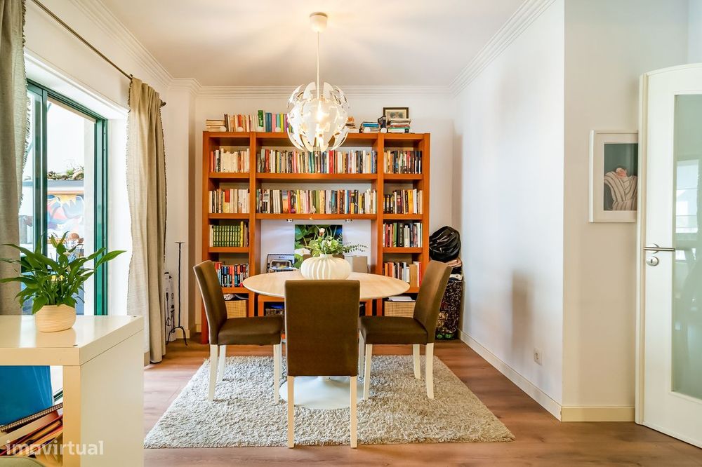 Apartamento T3 em Massamá Norte com terraço