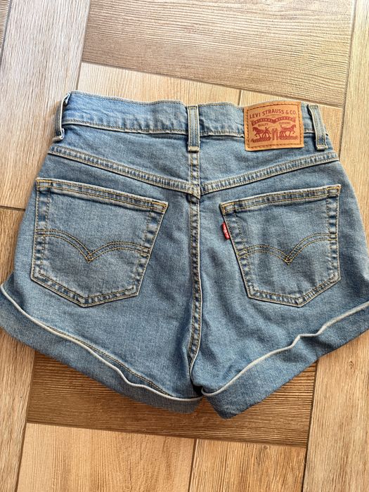 Шорти levis 23 розмір