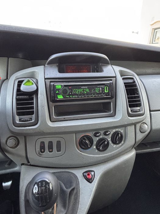 Opel vivaro 2.0 DCI ( Renault trafic )