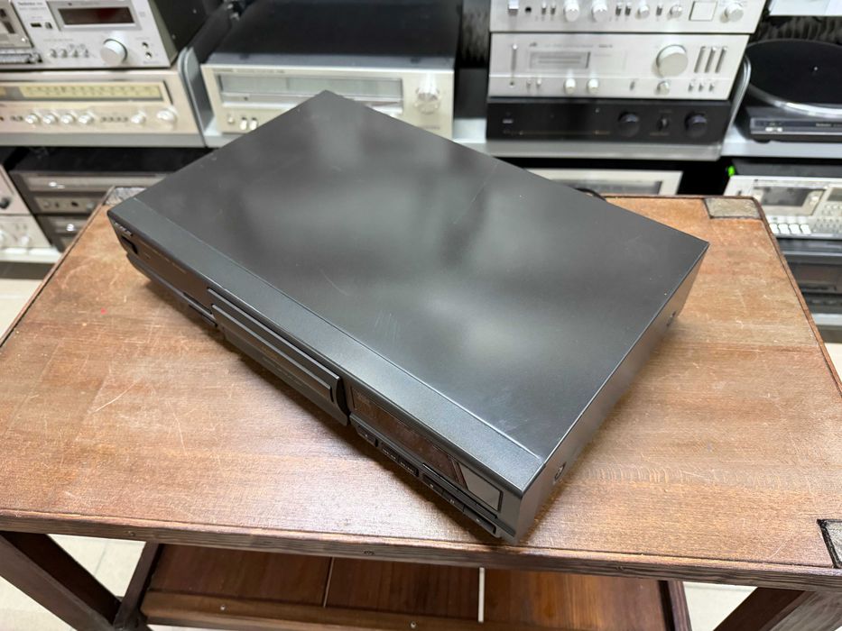 Odtwarzacz płyt CD Technics SL-PG390 Audio Room