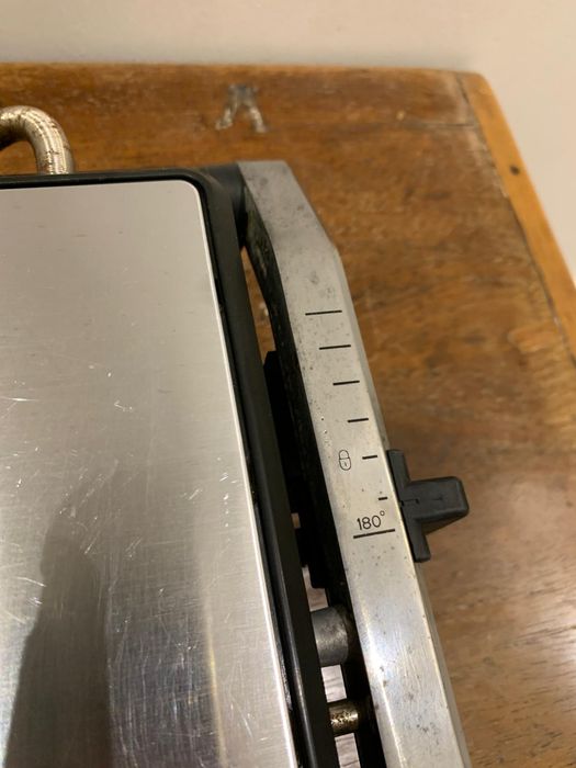 Sanduicheira/Torradeira Hoffen a funcionar