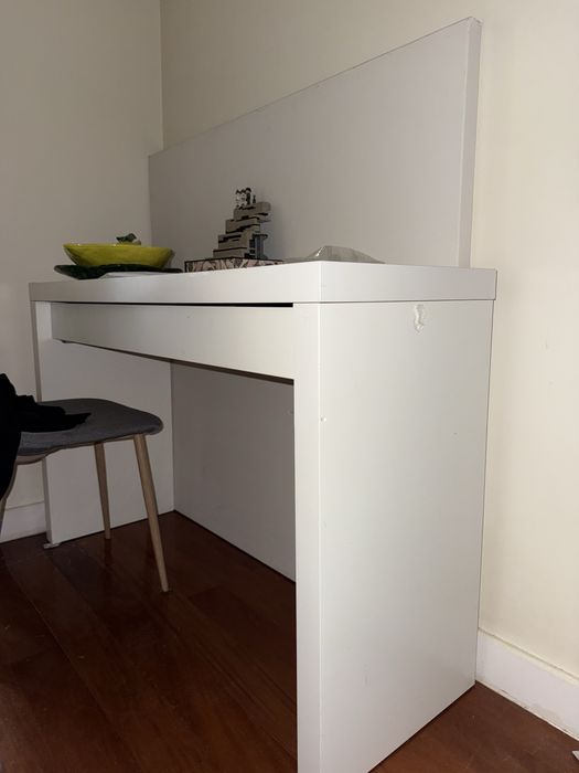 Mesa de escritório IKEA MALM - como nova!