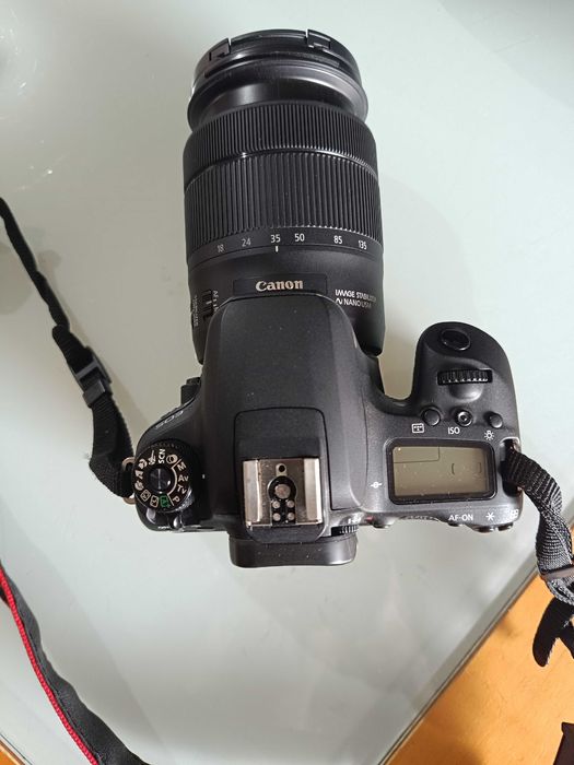 Canon EOS 77D+Canon EF-S 18-135mm
