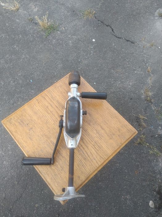 Продам ручну дрель срср