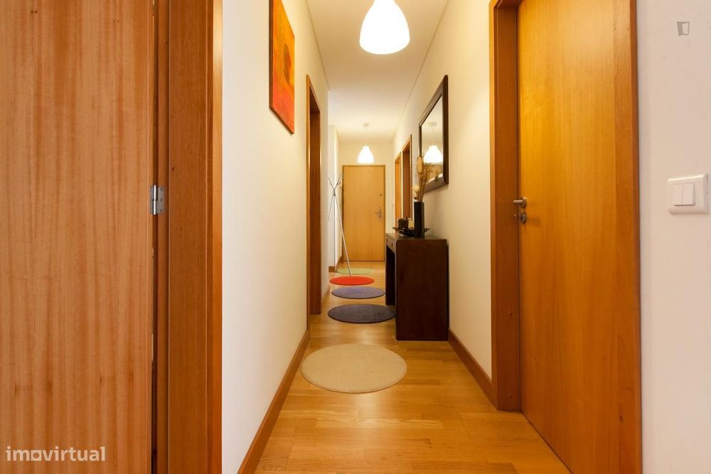 Quarto - localizado em Águas Santas Porto