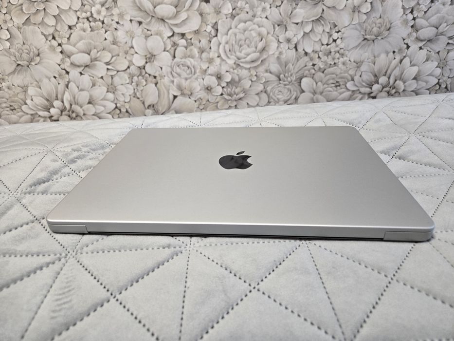 Apple MacBook Pro 14 M3 8 512GB Silver батарея 100% 48 циклів