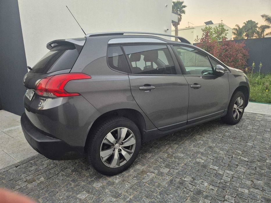 Peugeot 2008 — fotografia 4