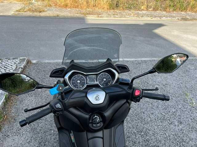 Yamaha XMAX 300 em excelente estado