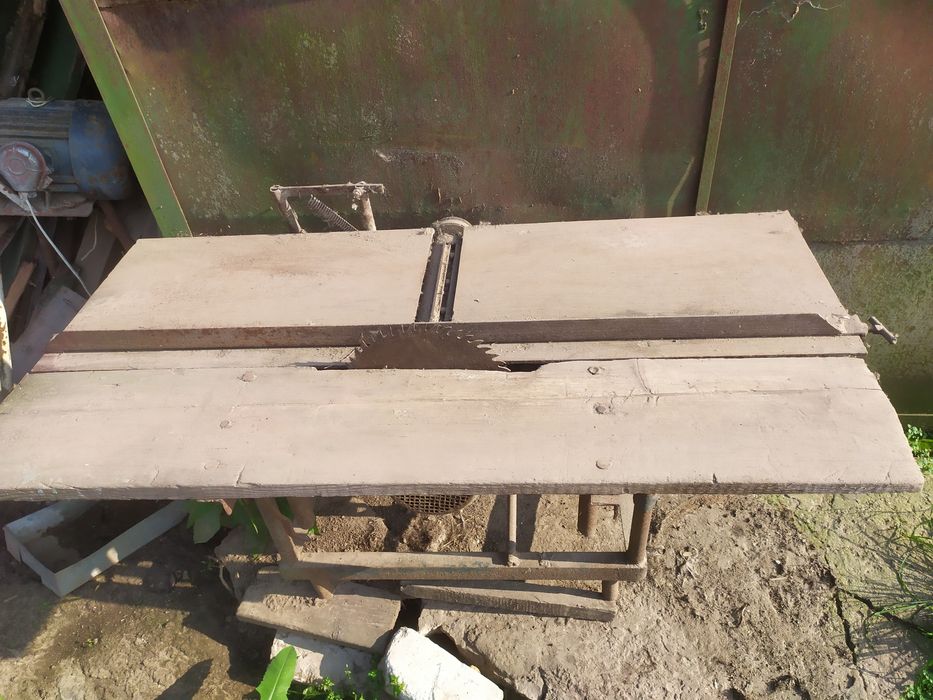 Циркулярка з фуганком