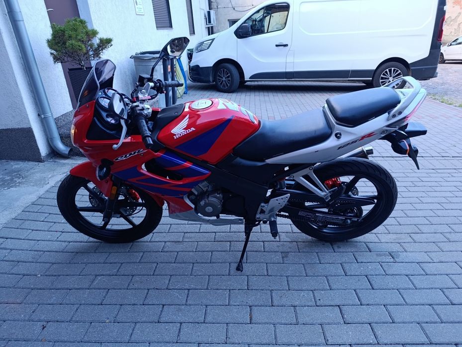 Honda CBR125 Transport