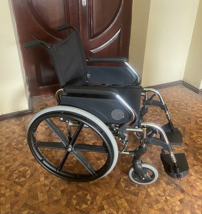 Breezy,інвалідне крісло-коляска