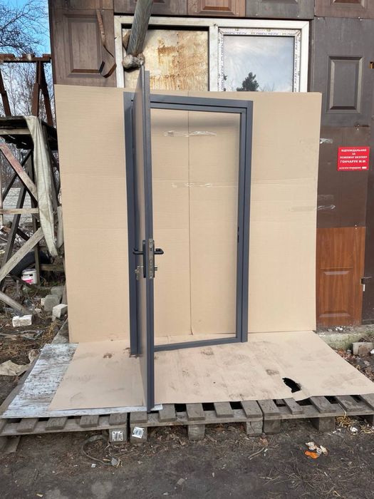 Технические двери залізні двері титанові двері металеві двері Дзвони!