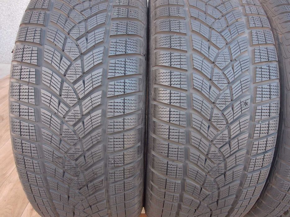 Goodyear UltraGrip Performance Suv 2x 235/55/19 2x 255/50/19 z 2023r