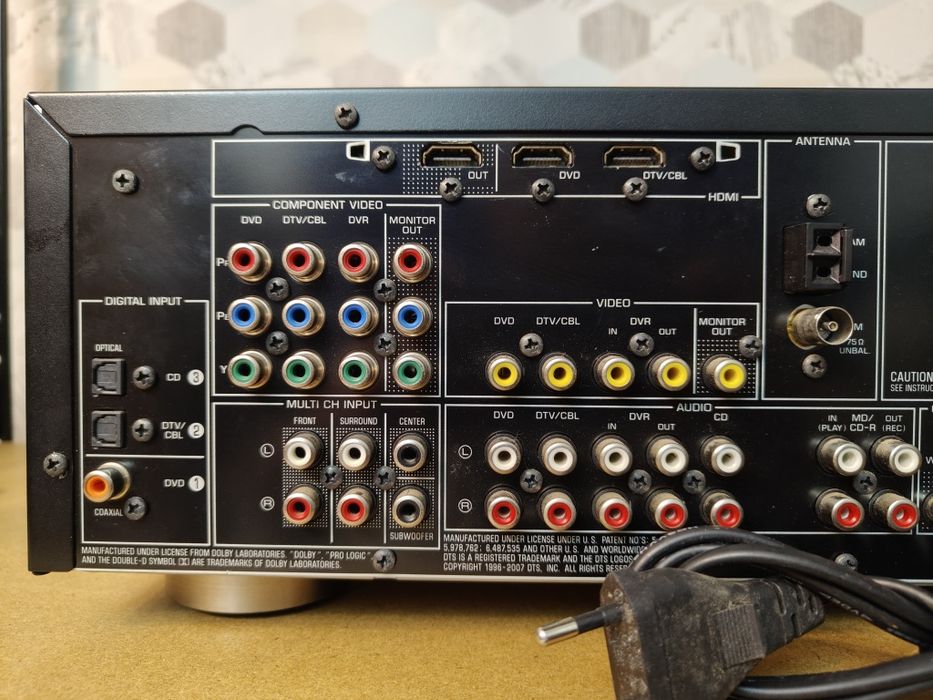 Amplotuner YAMAHA RX-V363 5.1 z pilotem zastepczym