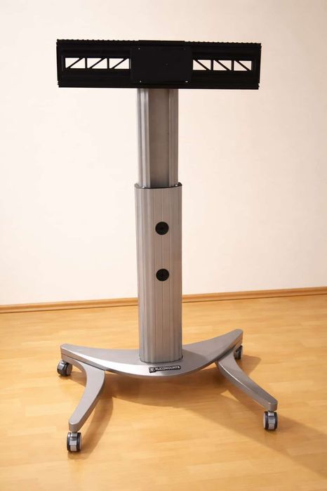 Stojak metalowy na kółkach do telewizora 32"-70"