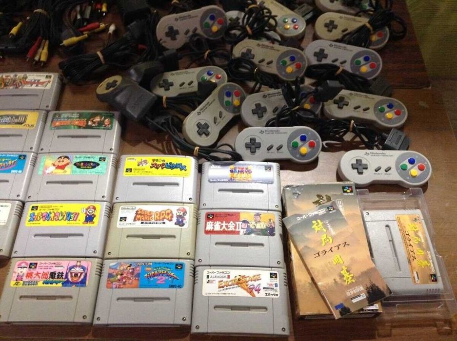 Nintendo Super Famicom SFC SNES Japan multitap. super gameboy. joycard