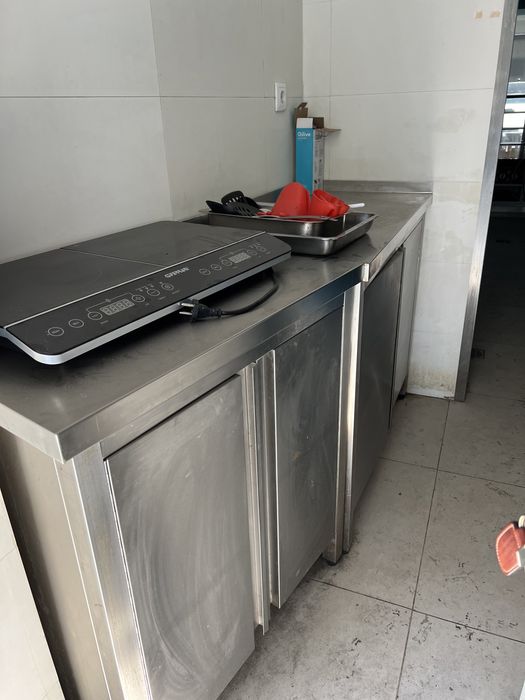 Mobiliario hoteleiro em bom estado