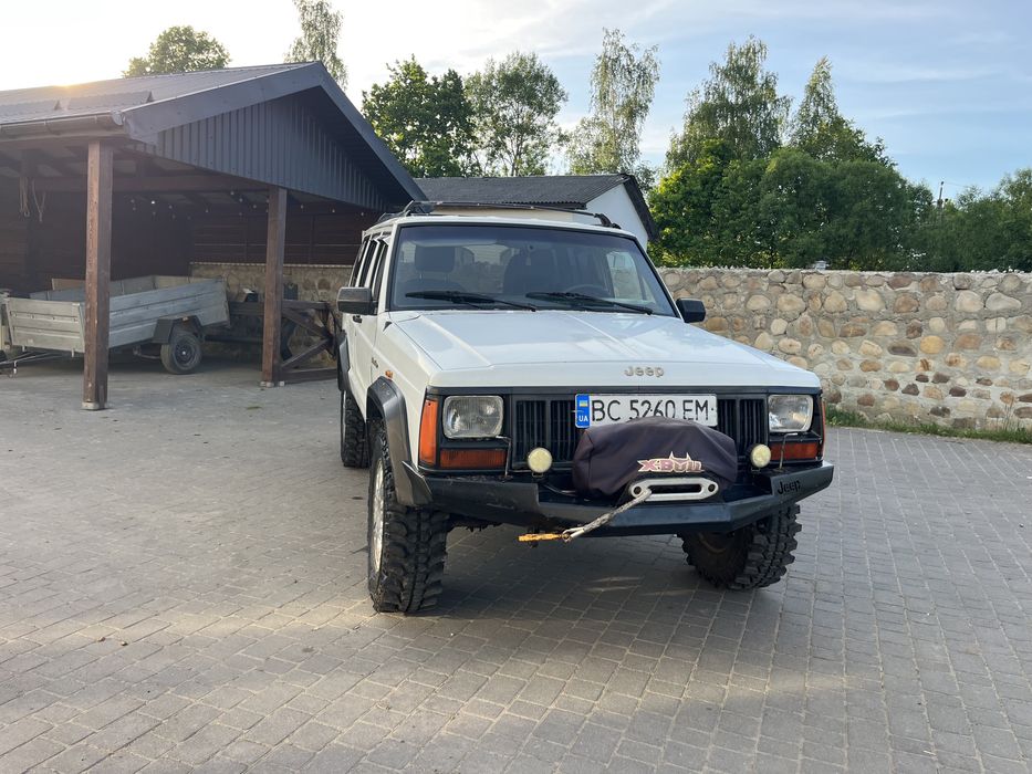 Jeep Cherokee 2,5 газ/бенз