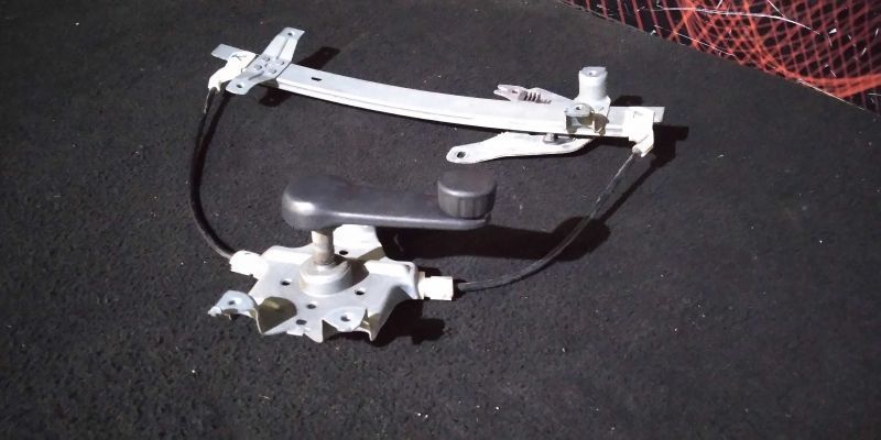 Elevador Trás Dto Nissan Primera (P11)