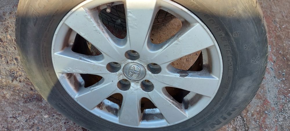 Диски колеса в сборе Toyota R16 діски легкосплавные титаны с резиной