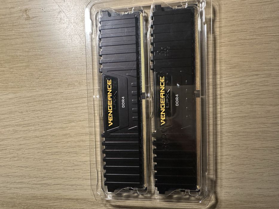 Corsair Vengeance LPX DDR4 16GB (8GBx2) 3200MHz