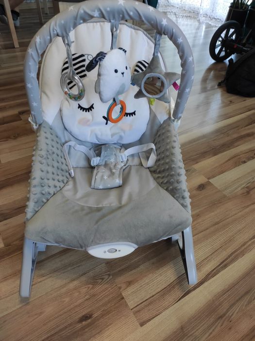 Fotelik bujaczek z wibracją