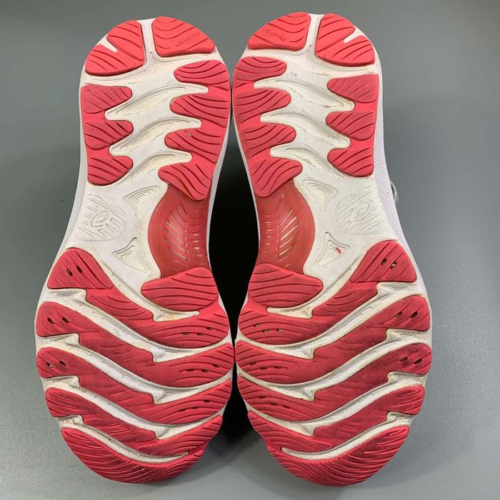 asics gel nimbus 23 бігові жіночі кросівки