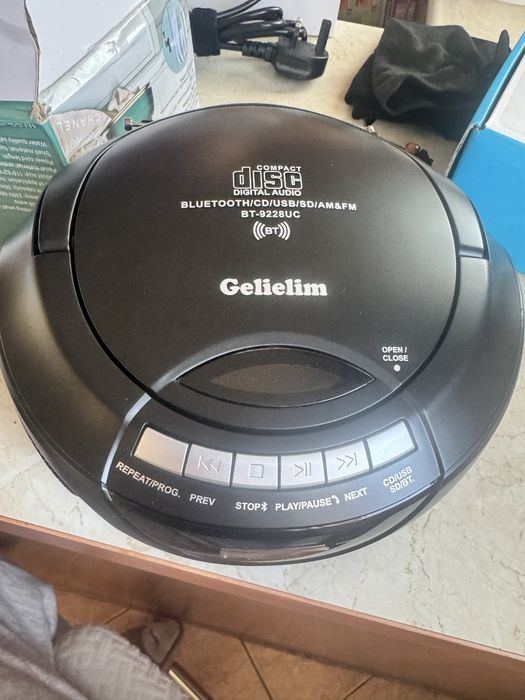 Odtwarzacz CD / Boombox Gelielim BT-9228UC – Nowy (Bluetooth, USB, SD, AM/FM)