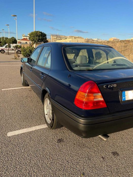 Mercedes C220D (W202) de 1994 - Bom estado geral