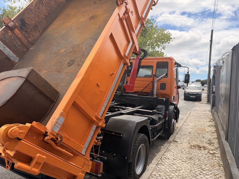 IVECO EUROCARGO 12T 180cv com Grua HMF400 Caixa Tri-Basculante com Apenas 177.000km ###OPORTUNIDADE###