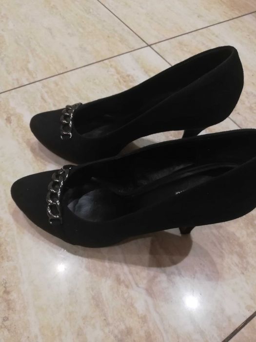 Buty szpilki czarne 41 czerwona podeszwa