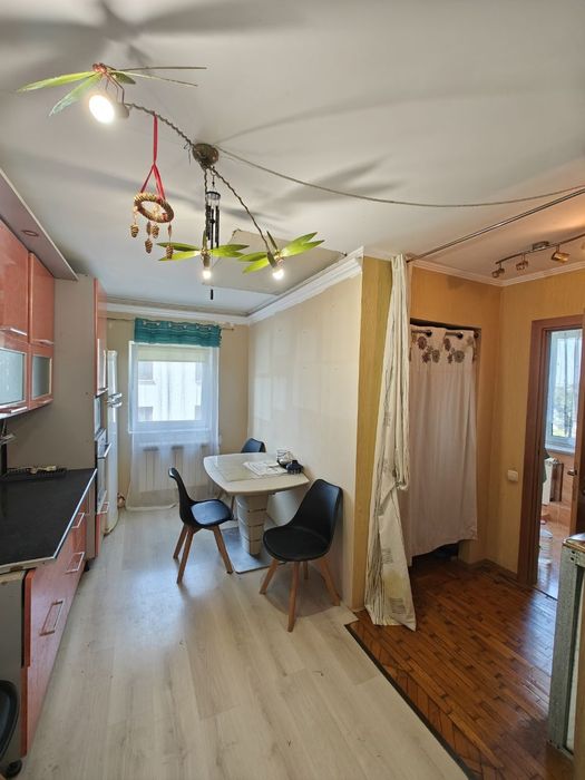 Продаж окремо стоячий будинок