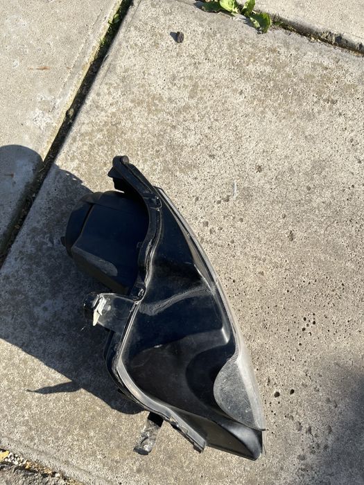 Права фара honda vfr 800 2003