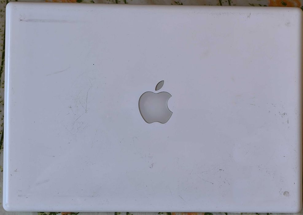 MacBook White A1328