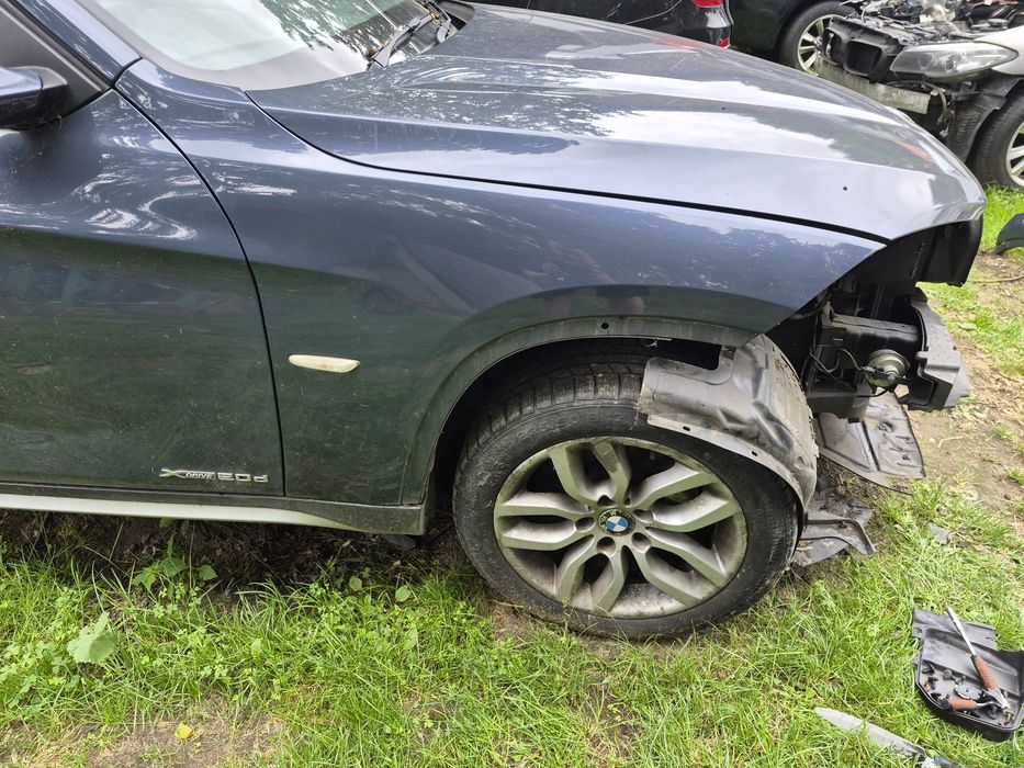 Drzwi prawe błotnik prawy bmw x1 e84 GRAPHITBLAU B07