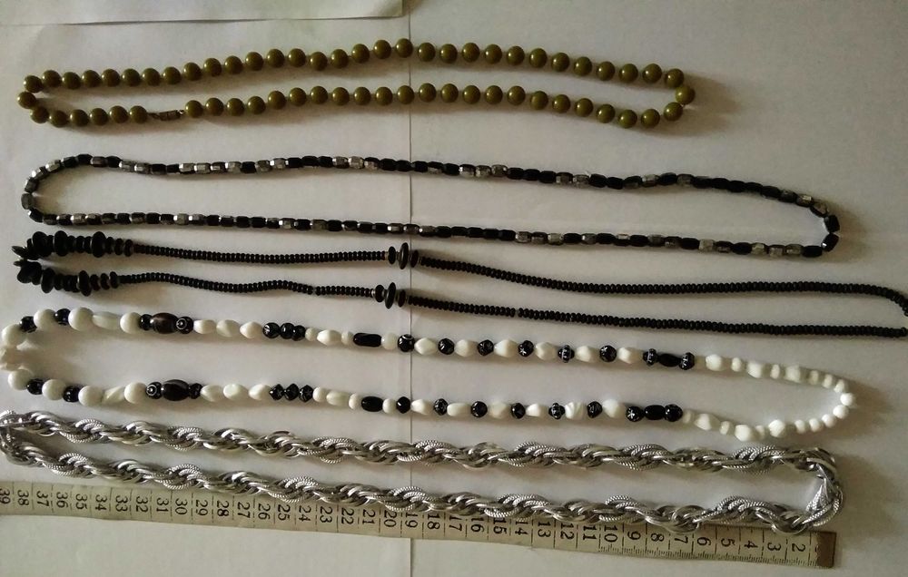 Запонки с камнями. металлические. бижутерия